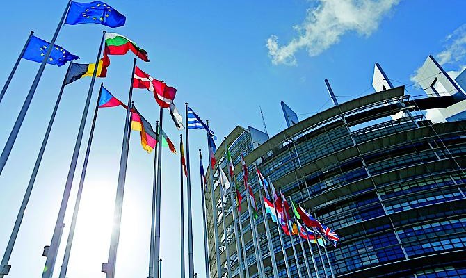 Ukraine will ratify the EU Association Agreement with a careful eye to Russia