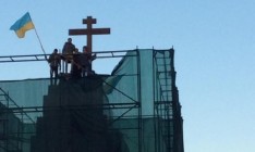 В Харькове на месте Ленина поставили большой крест