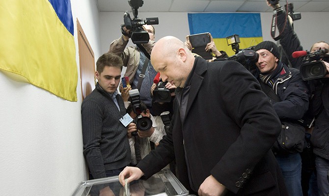 Fresh parliament will start work by Dec 15 come rain or shine, presumably on Dec 2, – Turchynov