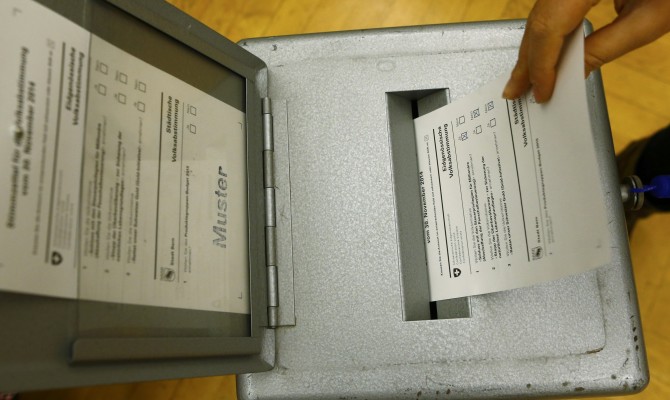 В Швейцарии проходит референдум по поводу золотого запаса страны