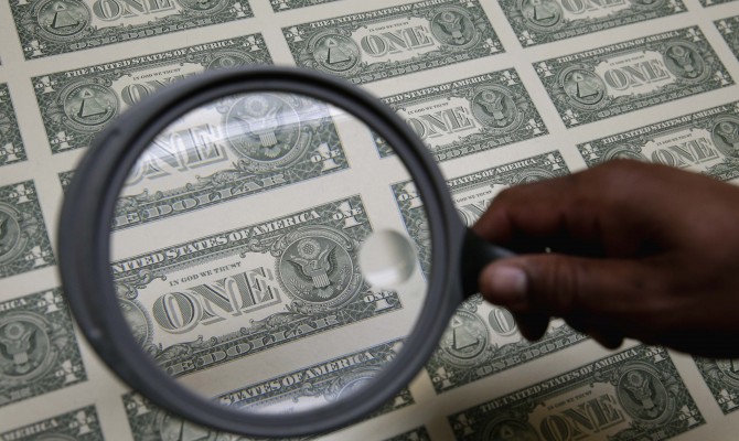 Курс доллара на закрытии межбанка снова вырос