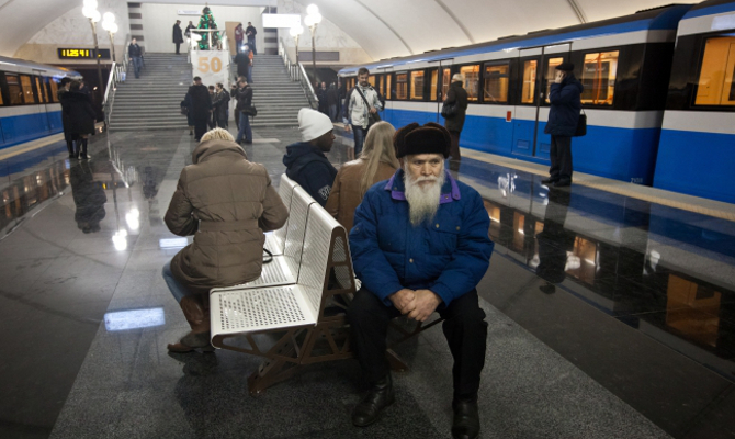 Поезда в киевском метро стали двигаться медленнее из-за недофинансирования