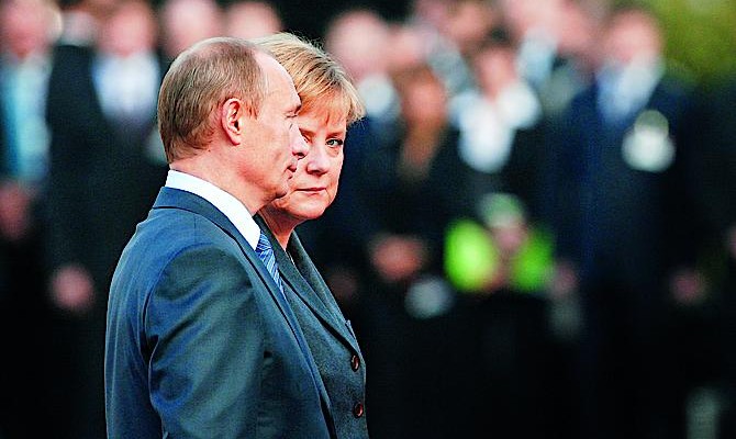 Меркель попросила Путина остановиться