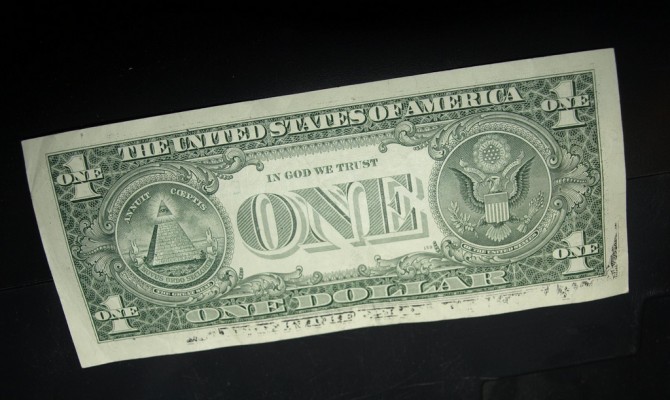 На черном рынке произошел обвал доллара