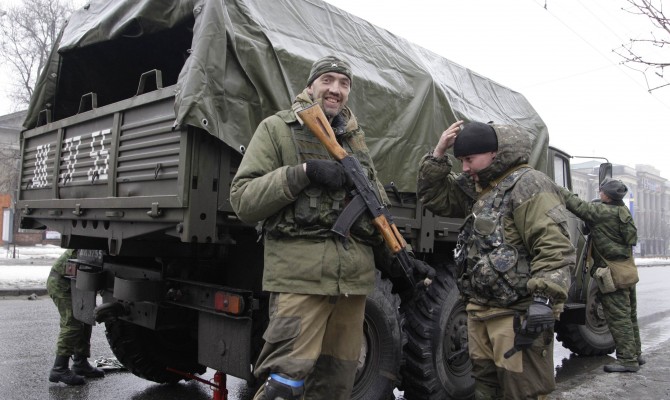 В Донецке в результате обстрела пункта раздачи гуманитарной помощи погибли 7 человек