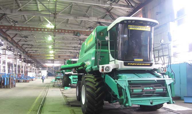 Девальвация гривни поддержала спрос на отечественную сельхозтехнику