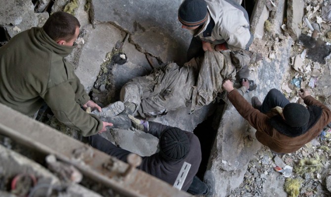 Около 30 тел украинских военных найдено при разборе завалов в аэропорту Донецка