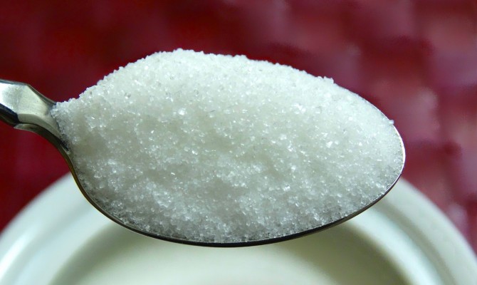 Аграрный фонд будет продавать сахар из резервов в Billa и «Ашан»