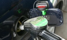 Цены на АЗС продолжают падать: бензин подешевел еще на 1,5 грн