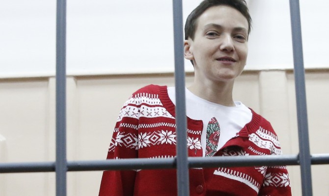 Украинских врачей допустили к Савченко