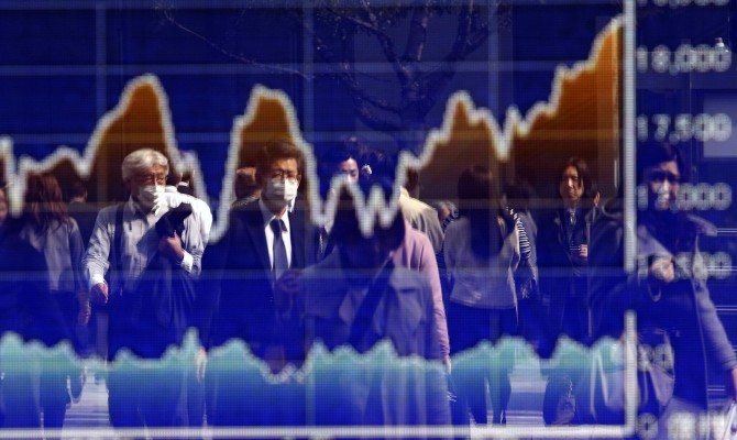 Raiffeisen Bank: Экономика Украины будет падать на 5,5% ежемесячно