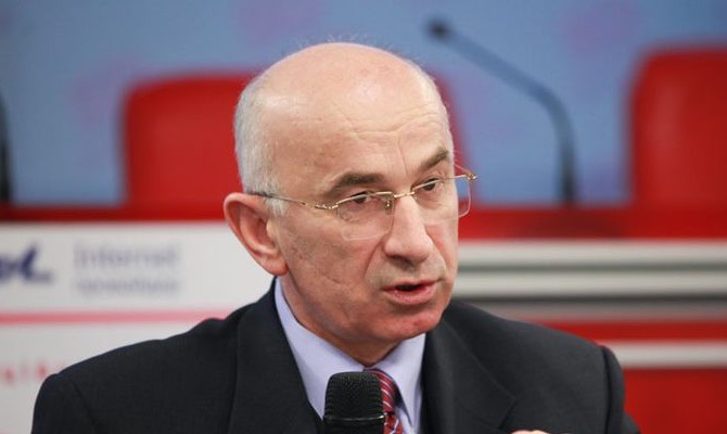 Кабмин уволил главу украинской комиссии по морали