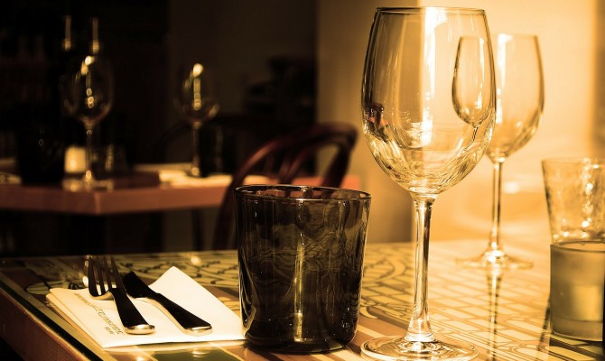 Минэкономики подготовило упрощения для ресторанного бизнеса