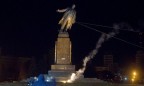 В Харькове снесли два памятника Ленину