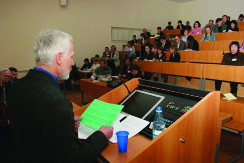 Парламент вернул пенсии работающим ученым