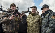 Армия не будет переходить в наступление, - Порошенко