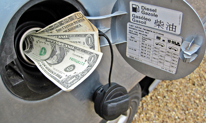 СМИ: Бюджет за три месяца недополучил с «теневого» бензина 1 млрд грн