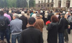 Около 1000 человек в Одессе пришли почтить память погибших год назад