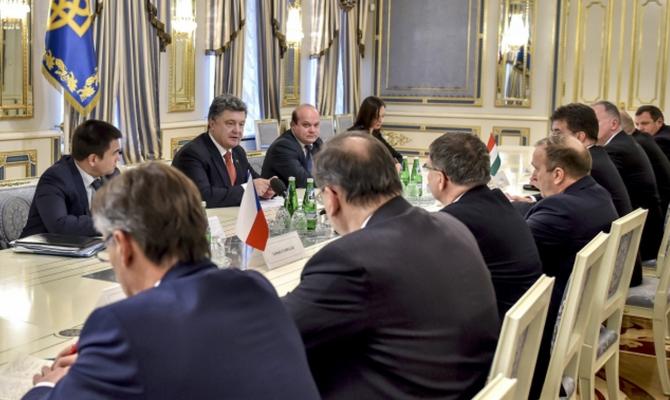 Порошенко: Украина против пересмотра Минских договоренностей