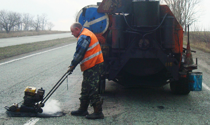 Первые бетонные автодороги появятся в зоне АТО
