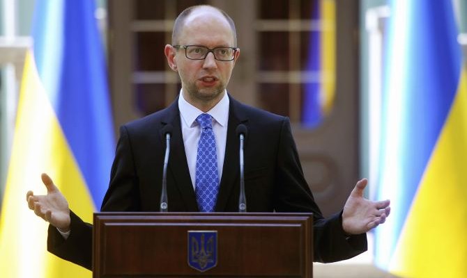 Яценюк: Украина больше не может брать новые долги, чтобы гасить старые