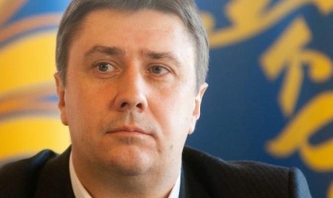 Кириленко предлагает свозить демонтированные памятники Ленину в Пирогово