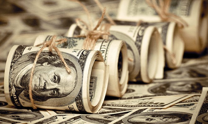 Межбанк порадовал дешевеющим долларом