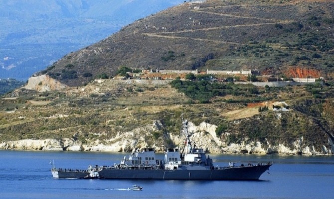 В Черное море направляется американский ракетный эсминец