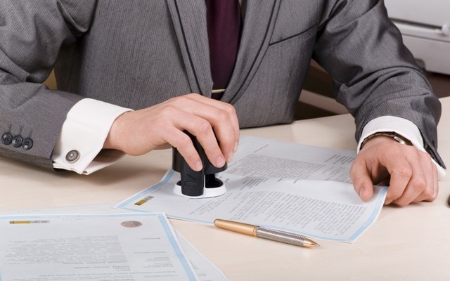 Нотариусы и банки получат право регистрировать права собственности на недвижимость