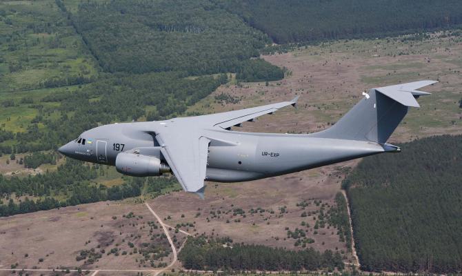 «Антонов» представит два самолета на авиасалоне в Париже