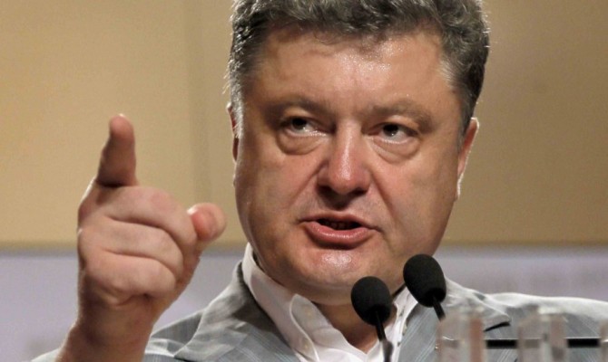 Порошенко внес в Раду представление об отставке Наливайченко