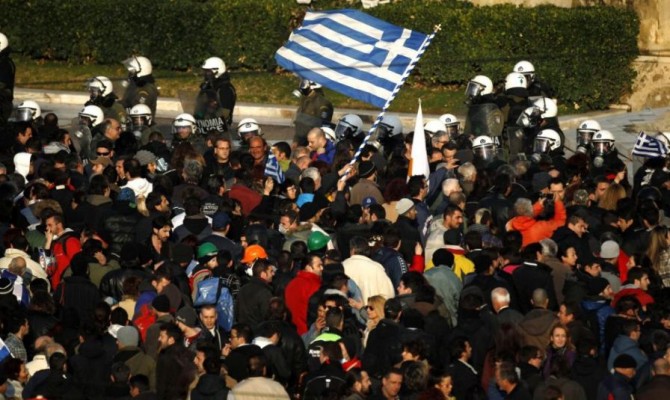 Греки протестуют против выхода из еврозоны