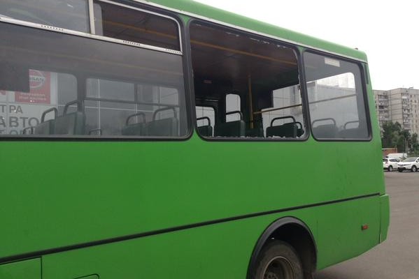 В Харькове обстреляли автобус и маршрутку