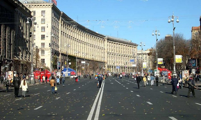 Кличко запретил гулять пешком по Крещатику в субботу днем