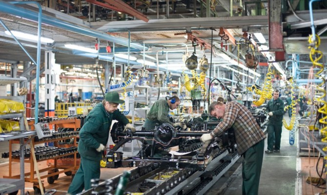 Российские заводы Nissan, Ford и Volksvagen приостанавливают сборку