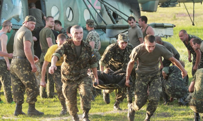 За сутки на Донбассе ранены 11 украинских солдат