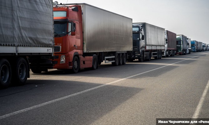 Украина снова пускает продукты питания в Крым, — российские пограничники