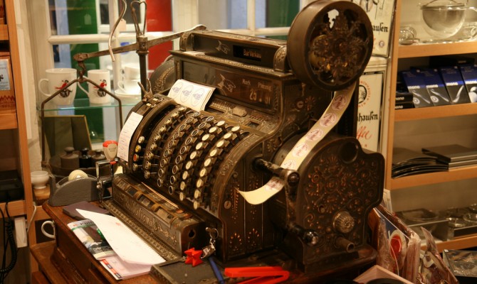 Рада планирует освободить от кассовых аппаратов предпринимателей с доходом до 1 млн грн/год