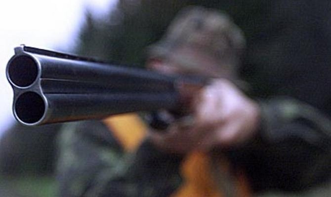 Неизвестные открыли стрельбу возле бара в Одесской области