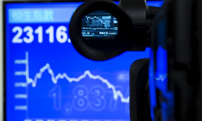 Обвал на биржах Китая привел к потерям в $3 трлн