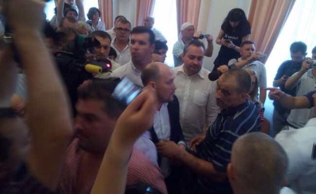 Мэр Полтавы и нардеп Каплин подрались перед сессией горсовета