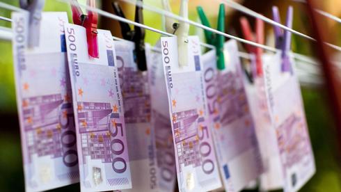 Налоговая ликвидировала конвертцентр с оборотом более 1 млрд грн