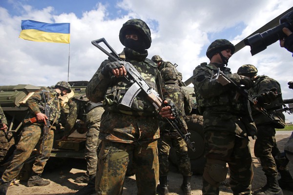 Из плена освобождены 10 украинских военных