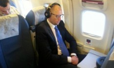 Яценюк посетит с рабочими визитами США, Канаду и Великобританию