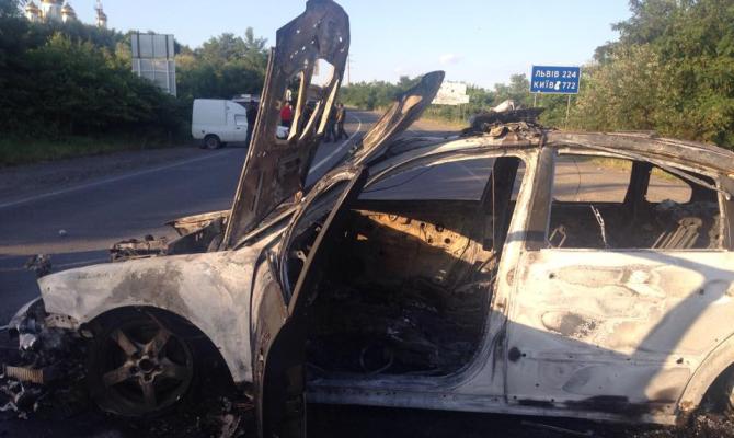 Окруженным в Мукачево бойцам «Правого сектора» доставили дополнительное оружие