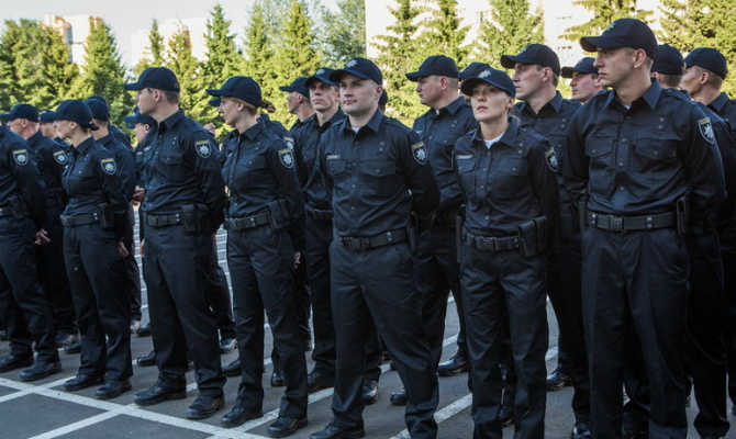 Первые увольнения киевских патрульных начнутся на следующей неделе