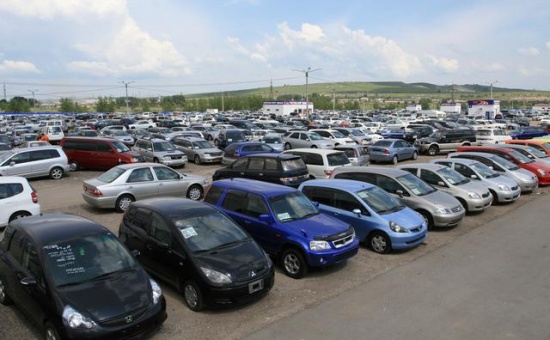 Спрос на подержанные авто в Украине за год упал на 64%