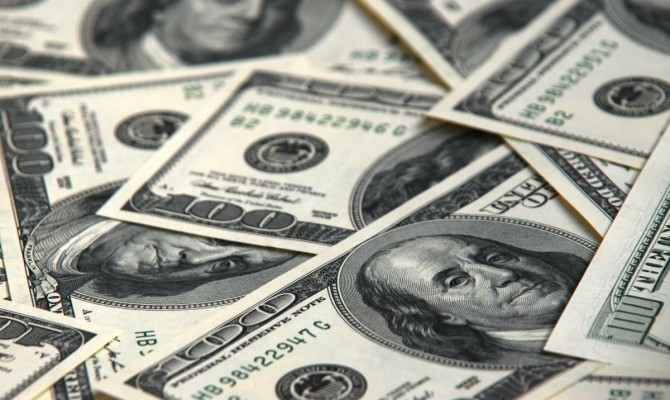 Курс доллара на межбанке еще немного вырос
