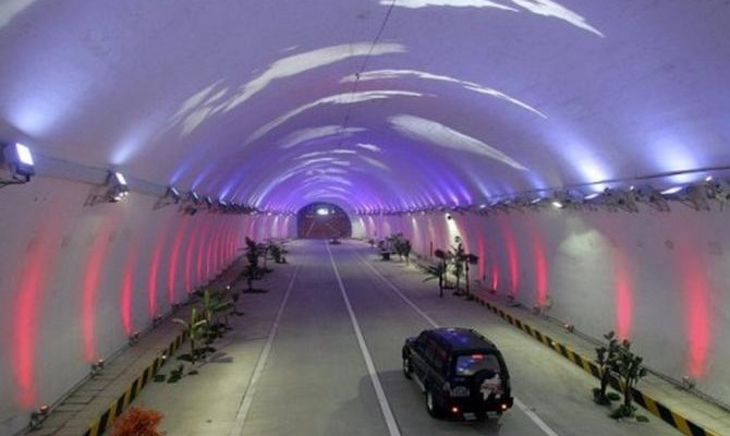 В Крыму обещают и мост, и тоннель через Керченский пролив