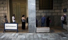 Банки Греции откроются 20 июля, но ограничения на снятие наличных сохранятся